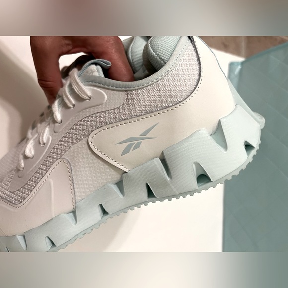 NWT REEBOK Zig Dynamica Women's sneakers 👟 size 8 - Picture 11 of 16